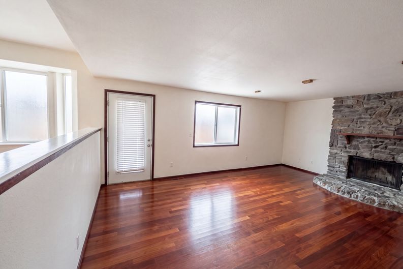 Photo 9 of 26 of 12531 81st Pl NE, Kirkland, WA