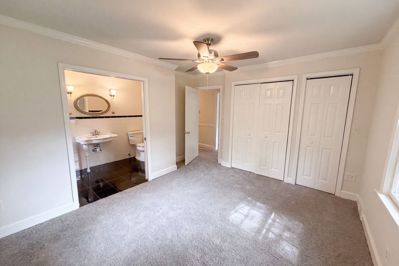 Photo 4 of 17 of 5148 Clearview Dr, Winston Salem, NC