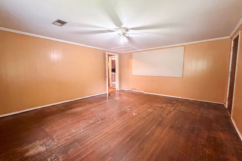 Photo 12 of 29 of 3609 Poplar Ln, Adamsville, AL