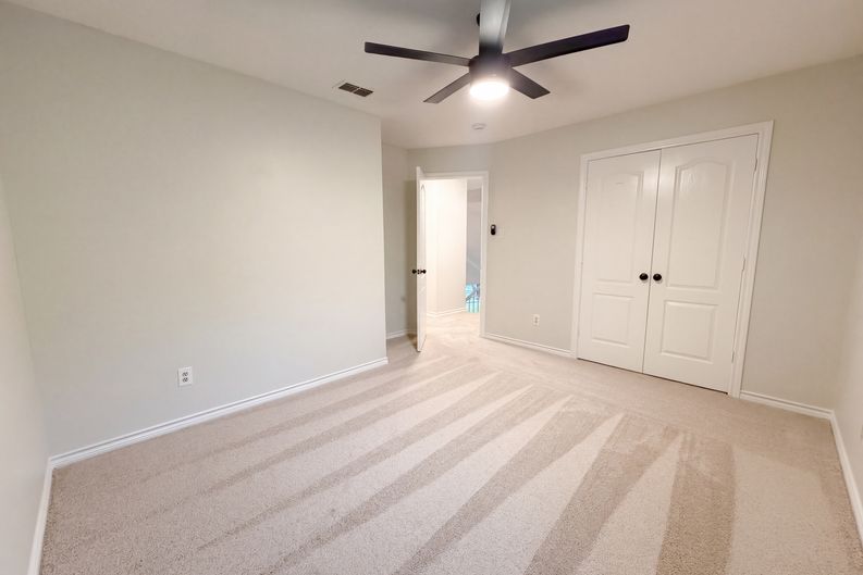 Photo 17 of 31 of 2228 Silverthorn Ln, Flower Mound, TX