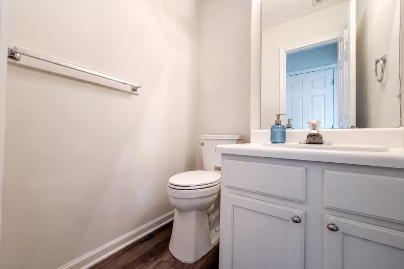 Photo 13 of 18 of 3358 Neptune Dr, Raleigh, NC