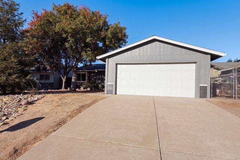 Photo 20 of 25 of 3525 Astral Dr, Sacramento, CA
