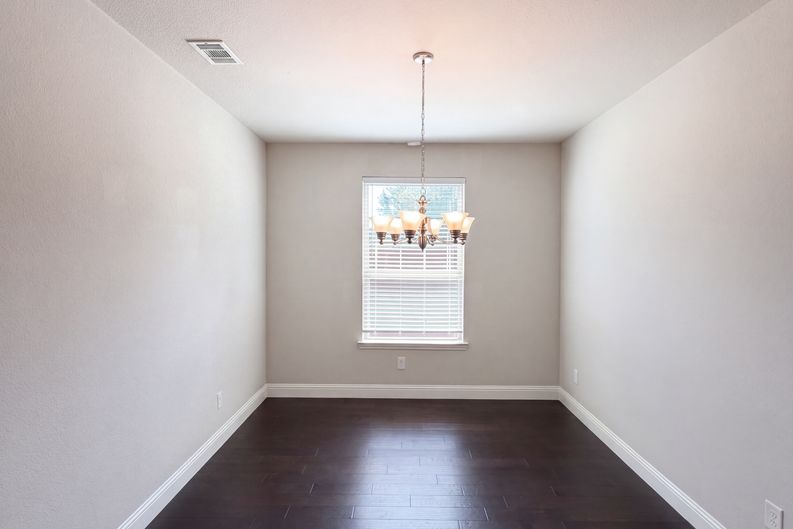 Photo 6 of 31 of 9920 Pikes Peak Pl, Little Elm, TX