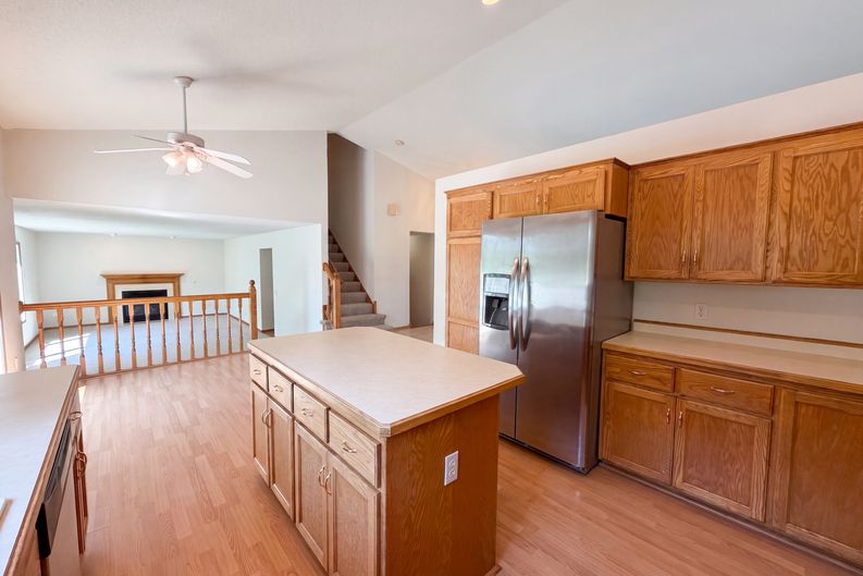Photo 8 of 34 of 8763 Autumn Oaks Dr, Rockford, MN
