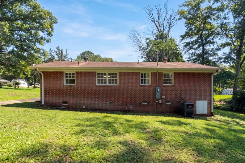 Photo 5 of 15 of 3907 Alameda St, Durham, NC