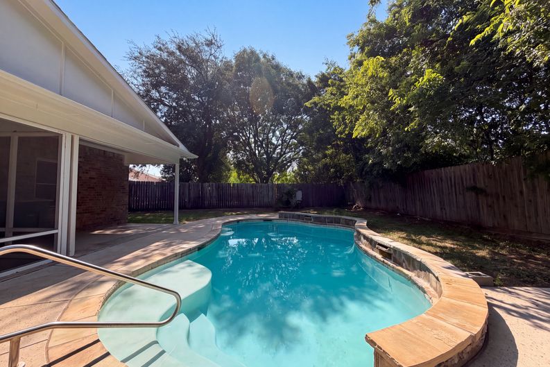 Photo 16 of 17 of 1713 Steinburg Ln, Fort Worth, TX