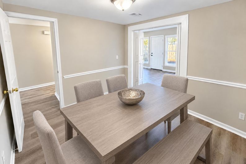 Photo 7 of 22 of 8355 Knights Bridge Rd, Charlotte, NC