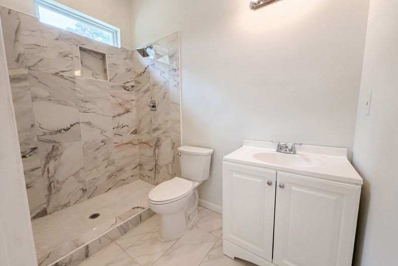 Photo 16 of 22 of 861 77th St S, Birmingham, AL