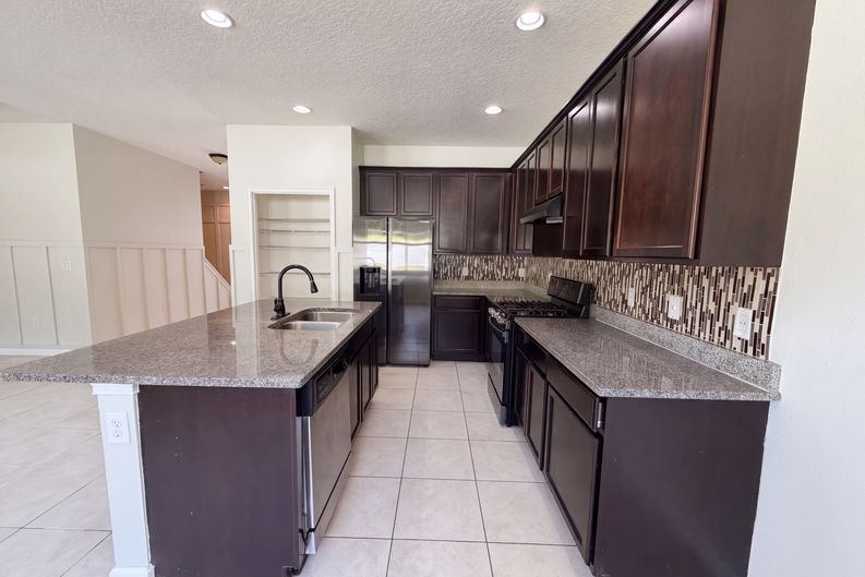 Photo 8 of 40 of 881 Haring Ln, Mount Dora, FL