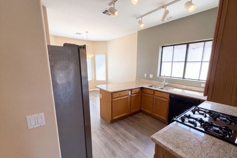 Photo 8 of 27 of 8928 W Cherry Hills Dr, Peoria, AZ