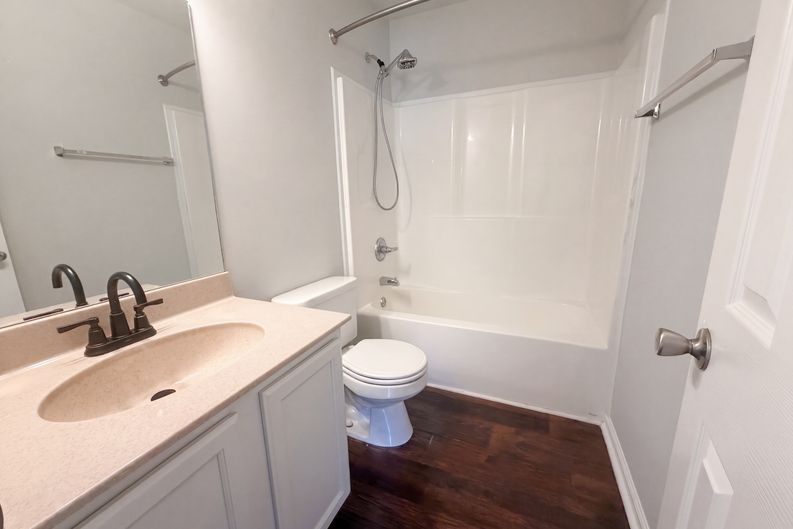 Photo 11 of 24 of 3148 Brook Hill Dr, Clarksville, TN