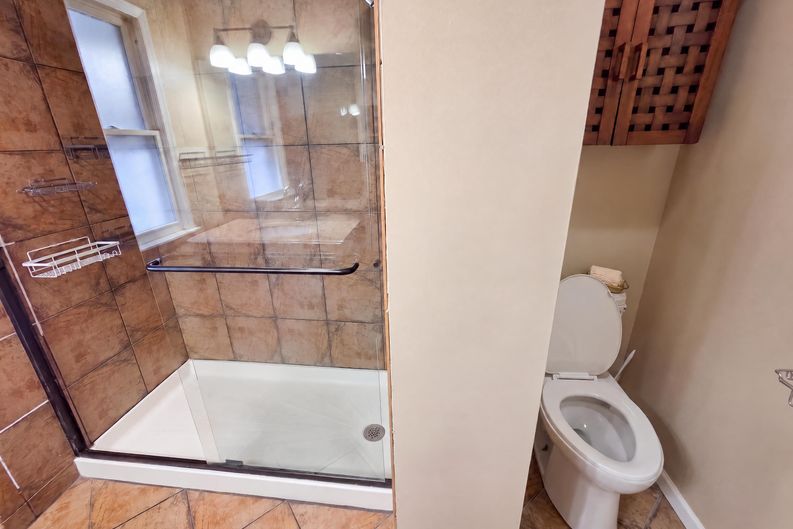 Photo 8 of 20 of 2339 Northgate Ave, Riverside, IL