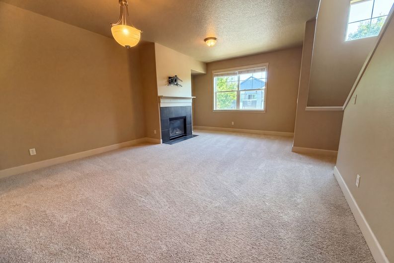 Photo 3 of 18 of 19899 Quaking Aspen Ave, Oregon City, OR