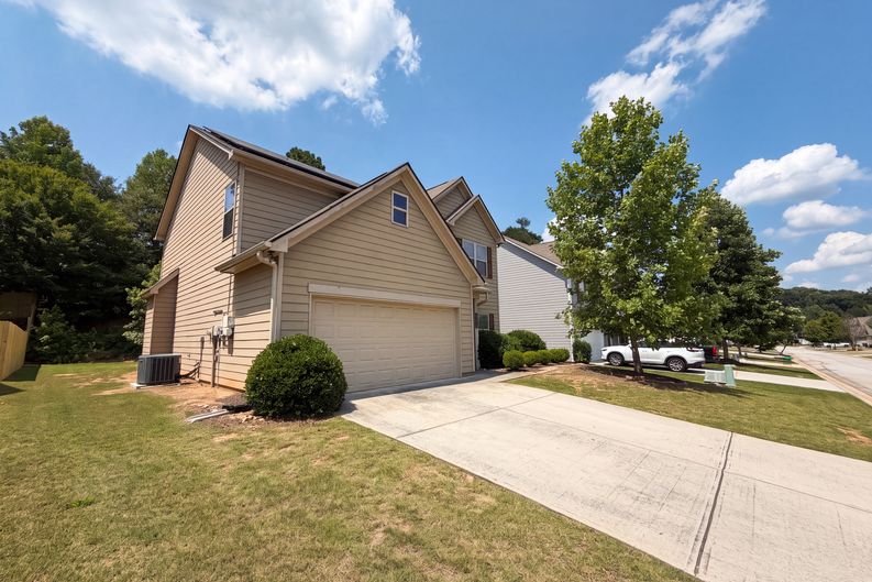 Photo 29 of 34 of 821 Walnut Woods Dr, Braselton, GA