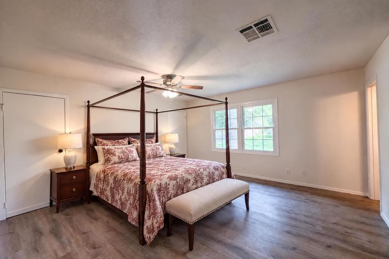Photo 4 of 19 of 1119 Coe Rd, Pinehurst, TX