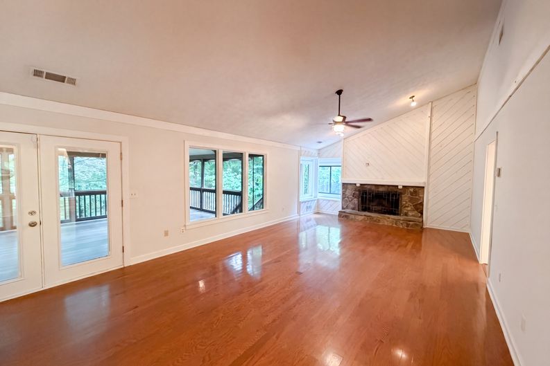 Photo 3 of 53 of 4958 Scotts Creek Trl, Peachtree Corners, GA