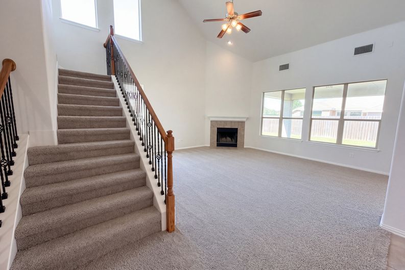 Photo 3 of 32 of 2030 Uvalde Dr, Forney, TX