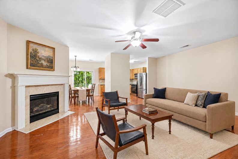 Photo 7 of 27 of 2061 Meadow Peak Rd, Duluth, GA
