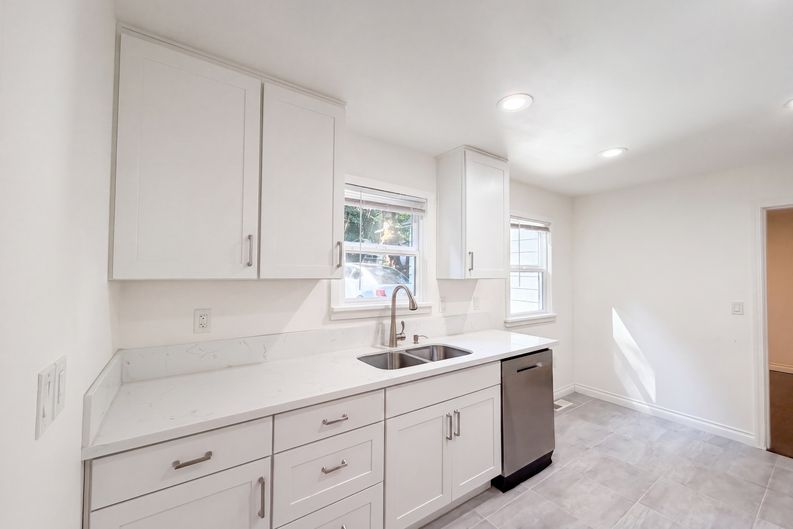 Photo 6 of 26 of 605 Ash St, Lake Oswego, OR