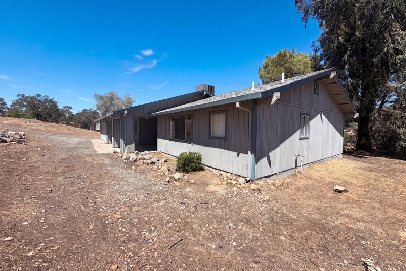 Photo 25 of 29 of 6041 Thornicroft Dr, Valley Springs, CA