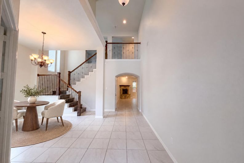 Photo 18 of 39 of 9332 Kaitlyn Ct, Lantana, TX