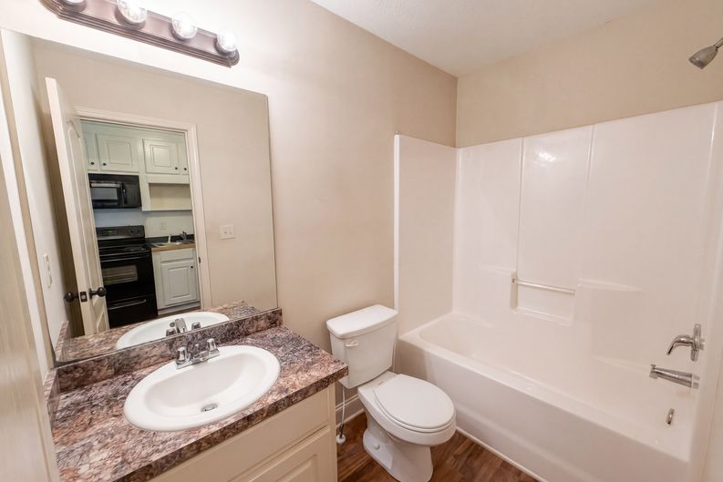 Photo 20 of 28 of 2721 Berkshire Dr, Winder, GA
