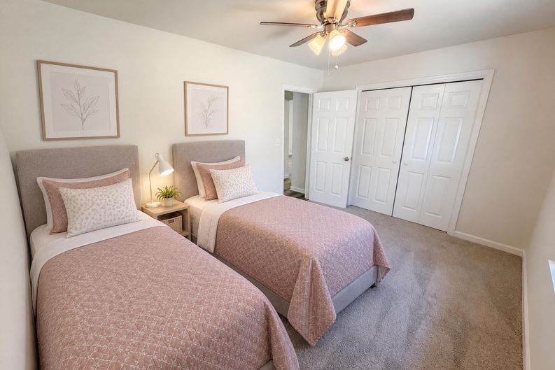 Photo 4 of 18 of 5003 Henson Dr SW, Mableton, GA
