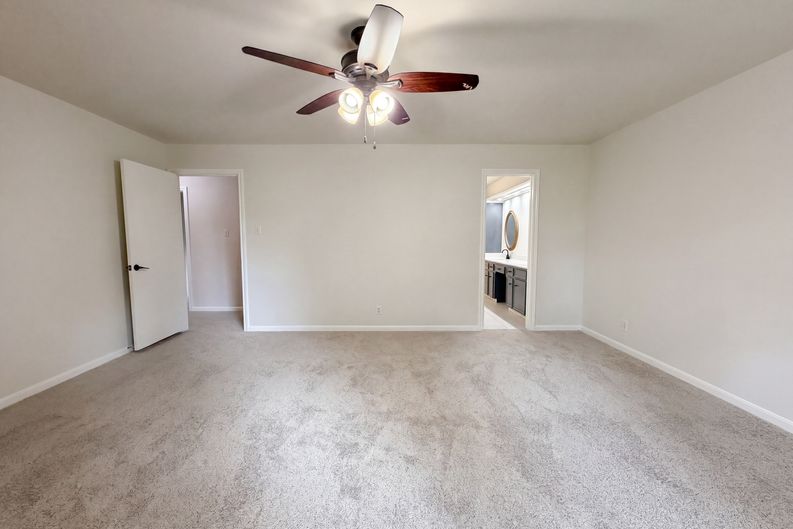 Photo 4 of 23 of 17518 Rustington Dr, Spring, TX