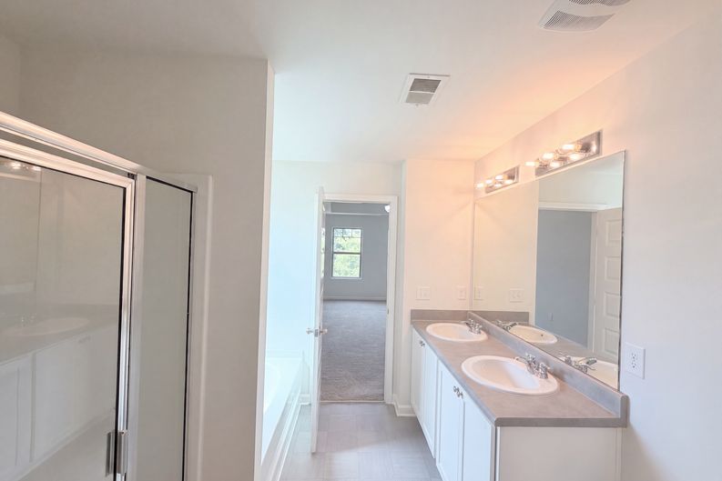 Photo 12 of 25 of 2048 Massey Ln, Winder, GA