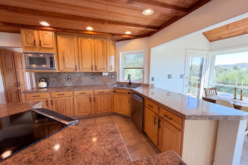 Photo 7 of 35 of 8384 Woodman Ln, Newcastle, CA