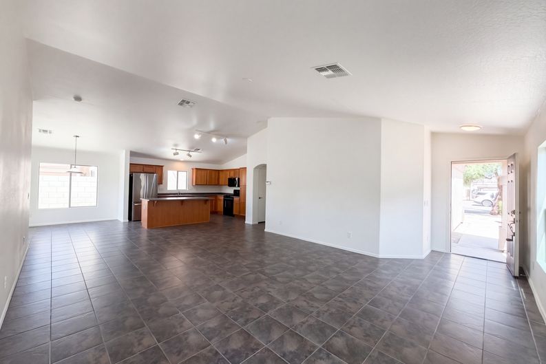 Photo 7 of 14 of 1287 E Anastasia St, San Tan Valley, AZ