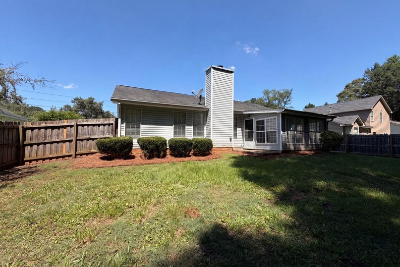 Photo 16 of 19 of 3167 River Oak Rd, Decatur, GA
