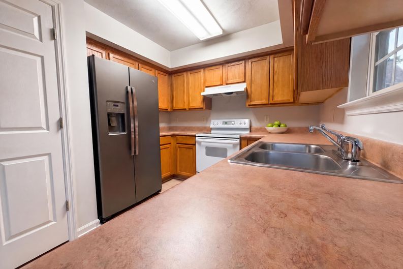 Photo 7 of 17 of 804 Thomas Bay Ct, Antioch, TN