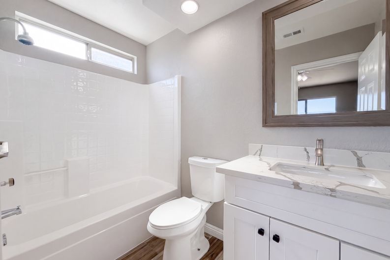 Photo 11 of 21 of 16960 Sorrento Ln, Victorville, CA
