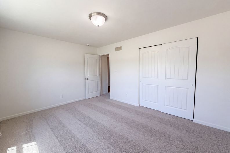 Photo 14 of 22 of 7932 Laurel Flats Dr, Caseyville, IL