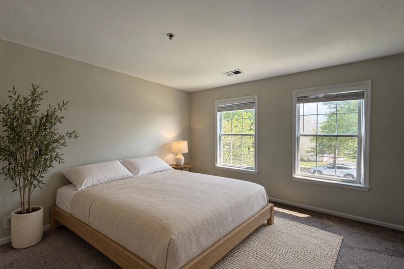 Photo 13 of 25 of 2800 Orchard Summit Ct, Hyattsville, MD