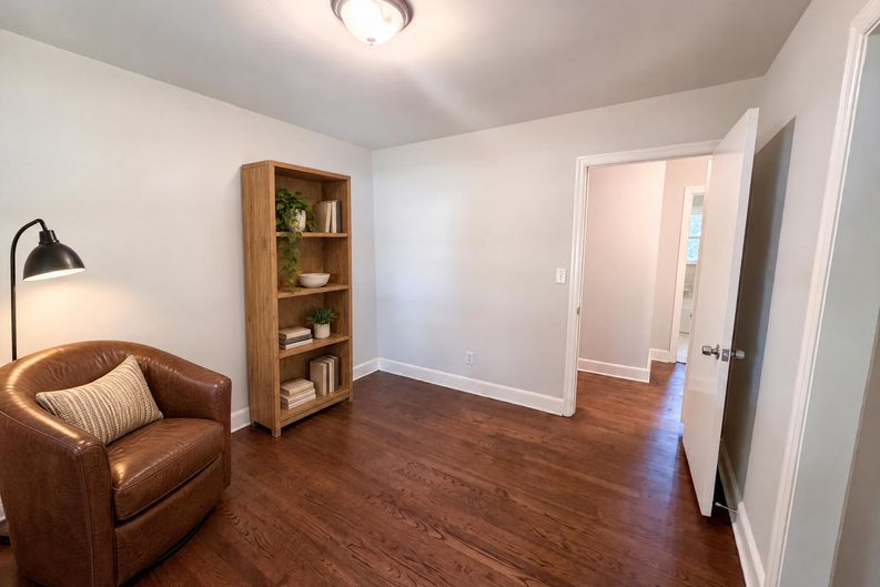 Photo 13 of 23 of 927 Greenlawn Dr, Columbia, SC