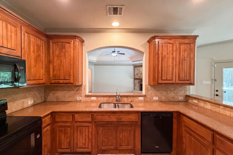 Photo 21 of 25 of 121 Rey Del Mar Cir, Weatherford, TX