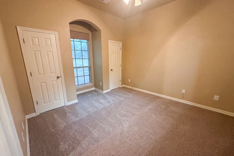 Photo 16 of 26 of 1724 Westend Pl, Round Rock, TX