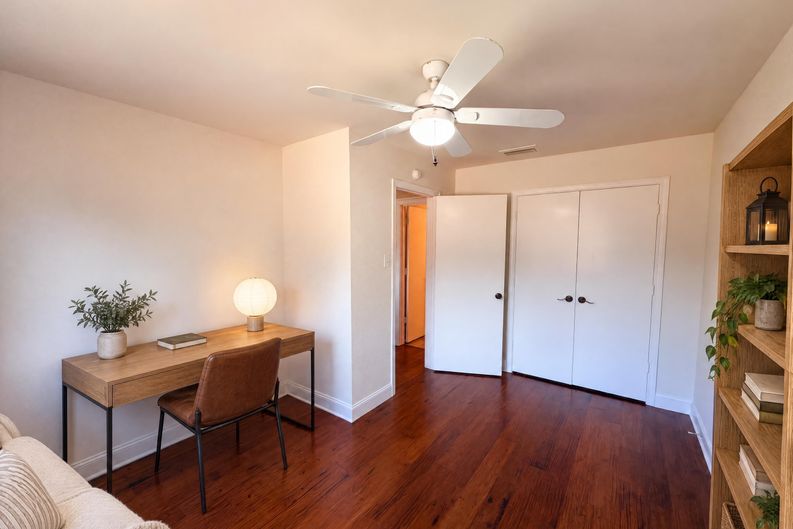 Photo 11 of 19 of 512 W Jefferson St, Wylie, TX