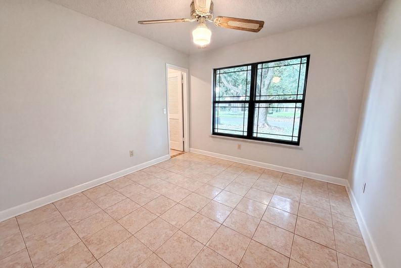 Photo 8 of 17 of 2441 Longwood St, Orange Park, FL