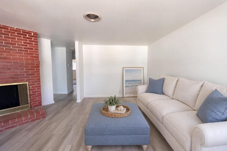 Photo 7 of 20 of 3008 Lerwick Rd, Sacramento, CA