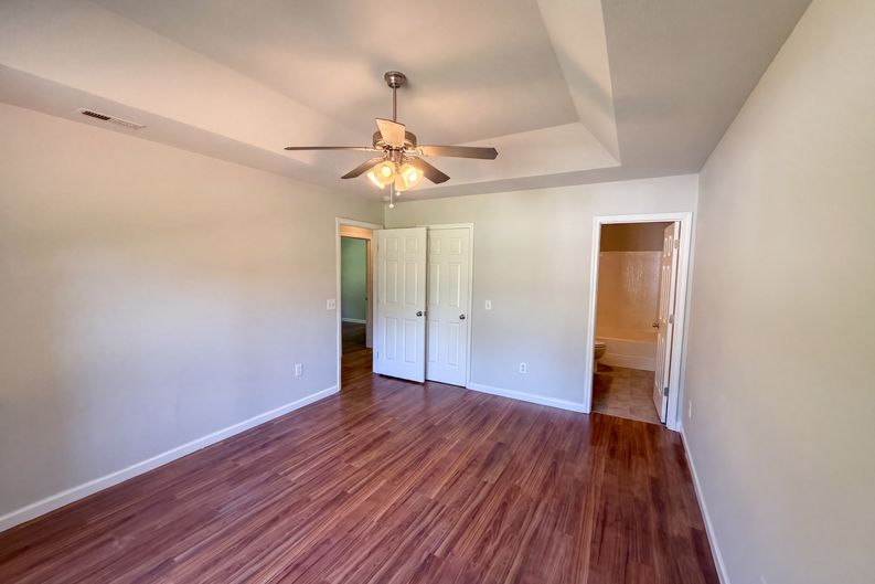 Photo 5 of 18 of 102 Hayworth Ave, Clinton, SC