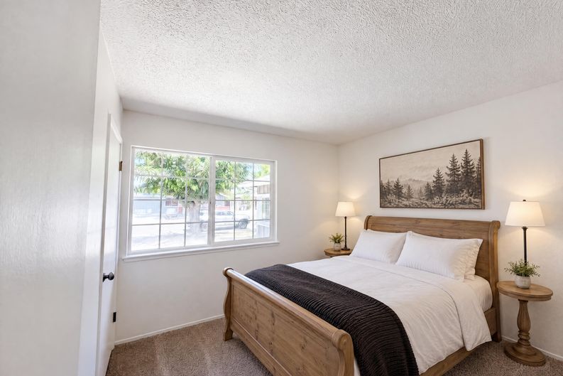 Photo 4 of 41 of 7007 Ursa Pkwy, Sacramento, CA