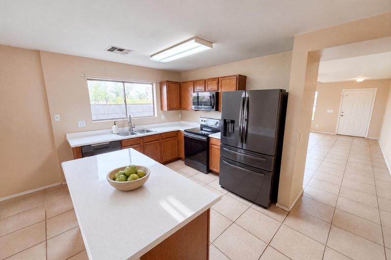 Photo 9 of 30 of 9729 W Cordes Rd, Tolleson, AZ