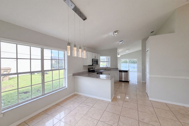 Photo 16 of 38 of 225 Southbridge Cir, Kissimmee, FL