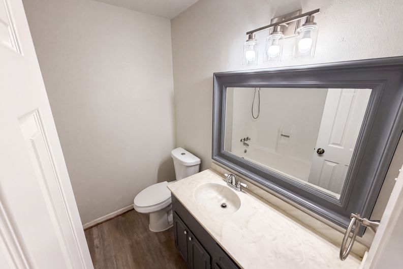 Photo 11 of 21 of 912 S 23rd St, Nederland, TX