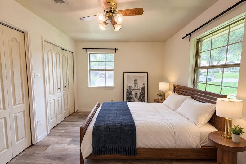 Photo 8 of 16 of 410 Cole Ave, Temple, TX