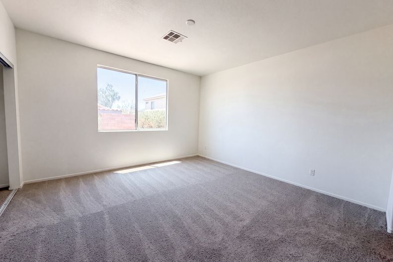 Photo 4 of 22 of 521 Quail Bird Pl, Henderson, NV