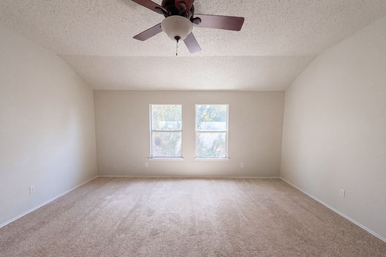 Photo 11 of 27 of 2711 Vistaview Dr, Corinth, TX